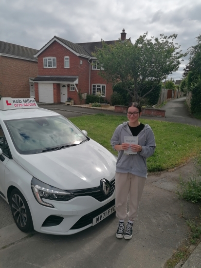 Many congratulations to a very happy Amy Gregory of Clevedon on an excellent drive and well deserved pass with ZERO faults at Weston Super Mare on June 17th 2024