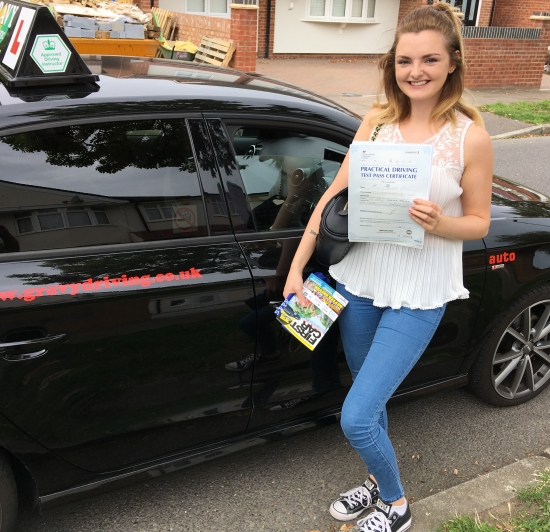 Simon made me feel very comfortable and my nerves disappeared when I was in his car. I am very pleased to have passed first time with just one minor fault - I wouldn´t have passed with anyone else!