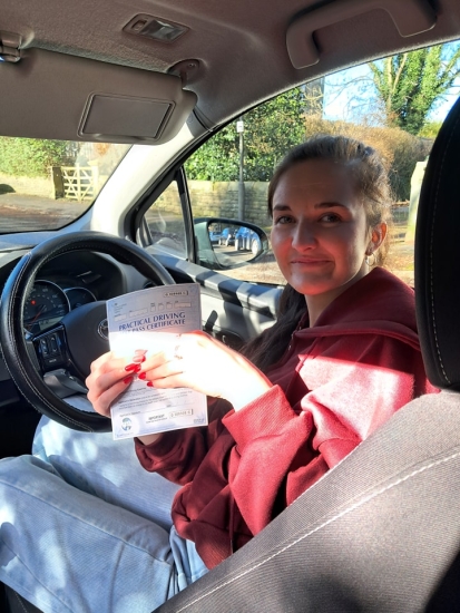 Massive congratulations go to Evie, who passed her test this morning in Buxton. Great drive, Evie, well done you it´s been an absolute pleasure taking you for, enjoy your independence and stay safe 👏 👏👏