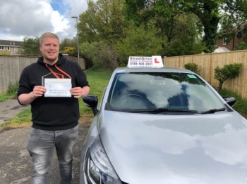 I had 'Shaun' as my instructor and passed today on my '1st attempt', amazing service he´s very friendly and keeps you calm.<br />
<br />
I would highly recommend to everyone - Passed Thursday 25th April 2019.