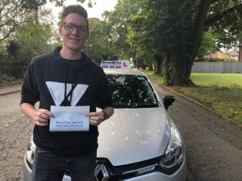 I passed my test with only '1' driving fault after a 20hr driving course with 'Shaun'! <br />
<br />
Great instructor, very clear and thorough teacher, couldn´t have asked for anything more! - Passed Tuesday 1st October 2019.
